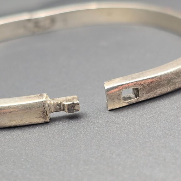 Taxco Sterling Silver Red Coral Inlay Bracelet Hinged Bangle 7" Modernist VTG - Picture 9 of 12